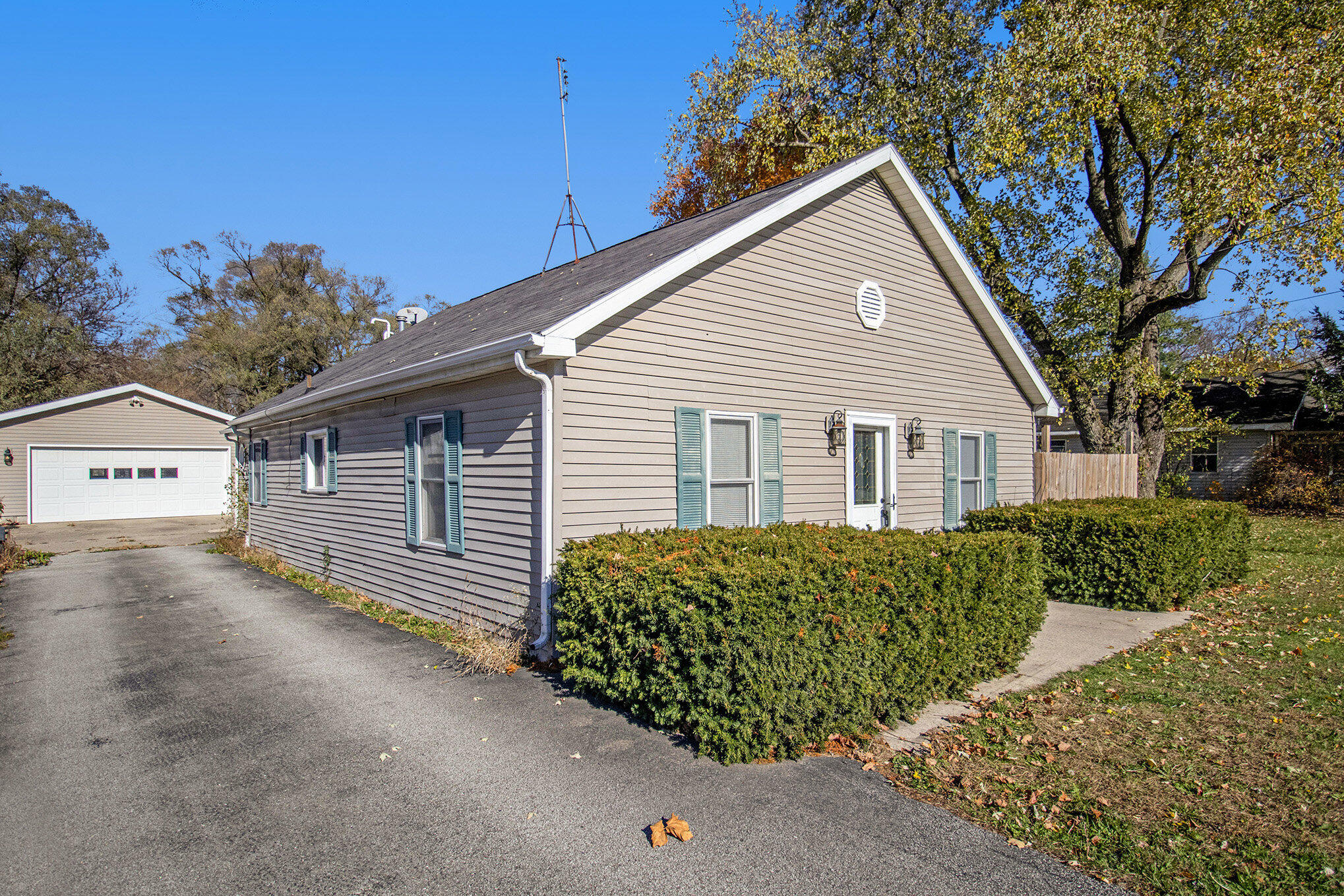 139 East Bertrand Road Niles, MI 49120 - Photo 3 of 24 img_4883_454