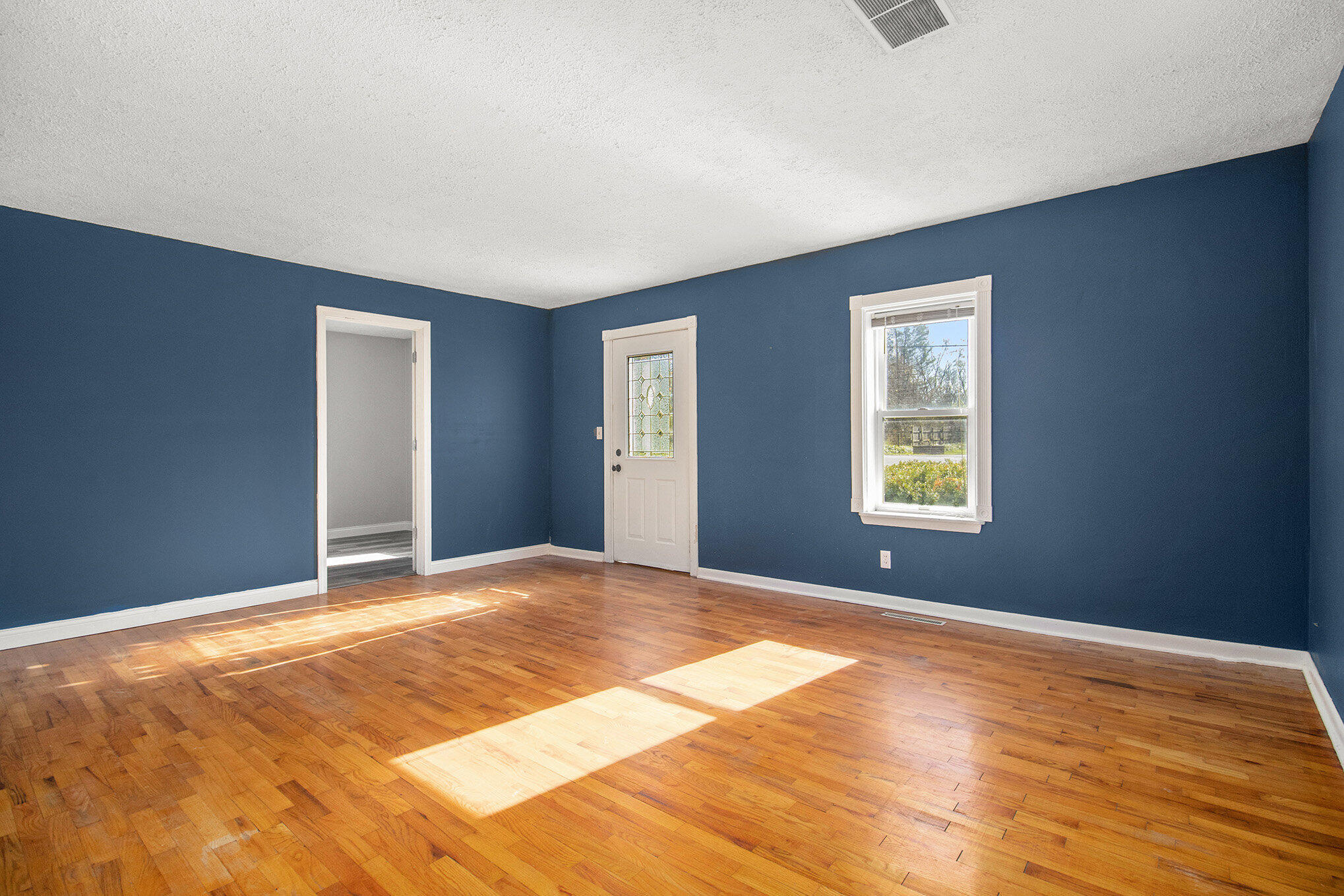 139 East Bertrand Road Niles, MI 49120 - Photo 6 of 24 img_4852_875