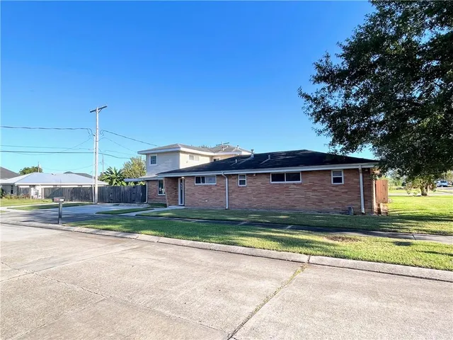 $289,000 | 421 Chinchilla Drive, Arabi, LA 70032