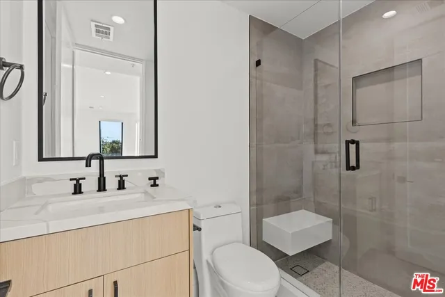 $4,595 | 12777 Zanja Street, Los Angeles, CA 90066