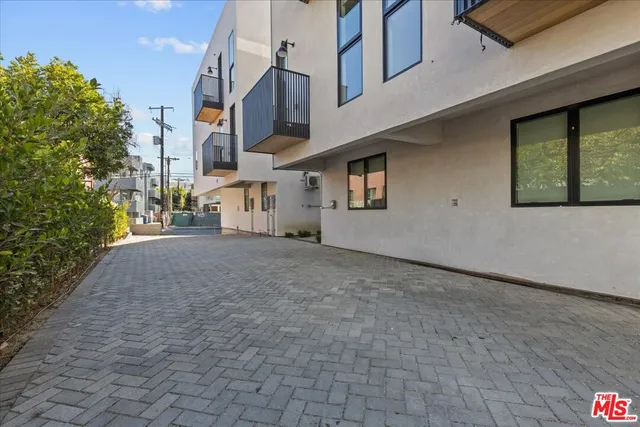 $4,595 | 12777 Zanja Street, Los Angeles, CA 90066