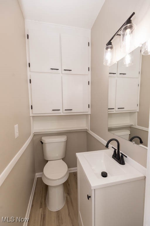 5209 East Farnhurst Road Cleveland, OH 44124 - Photo 14 of 29 1/2 bath off of Kitchen