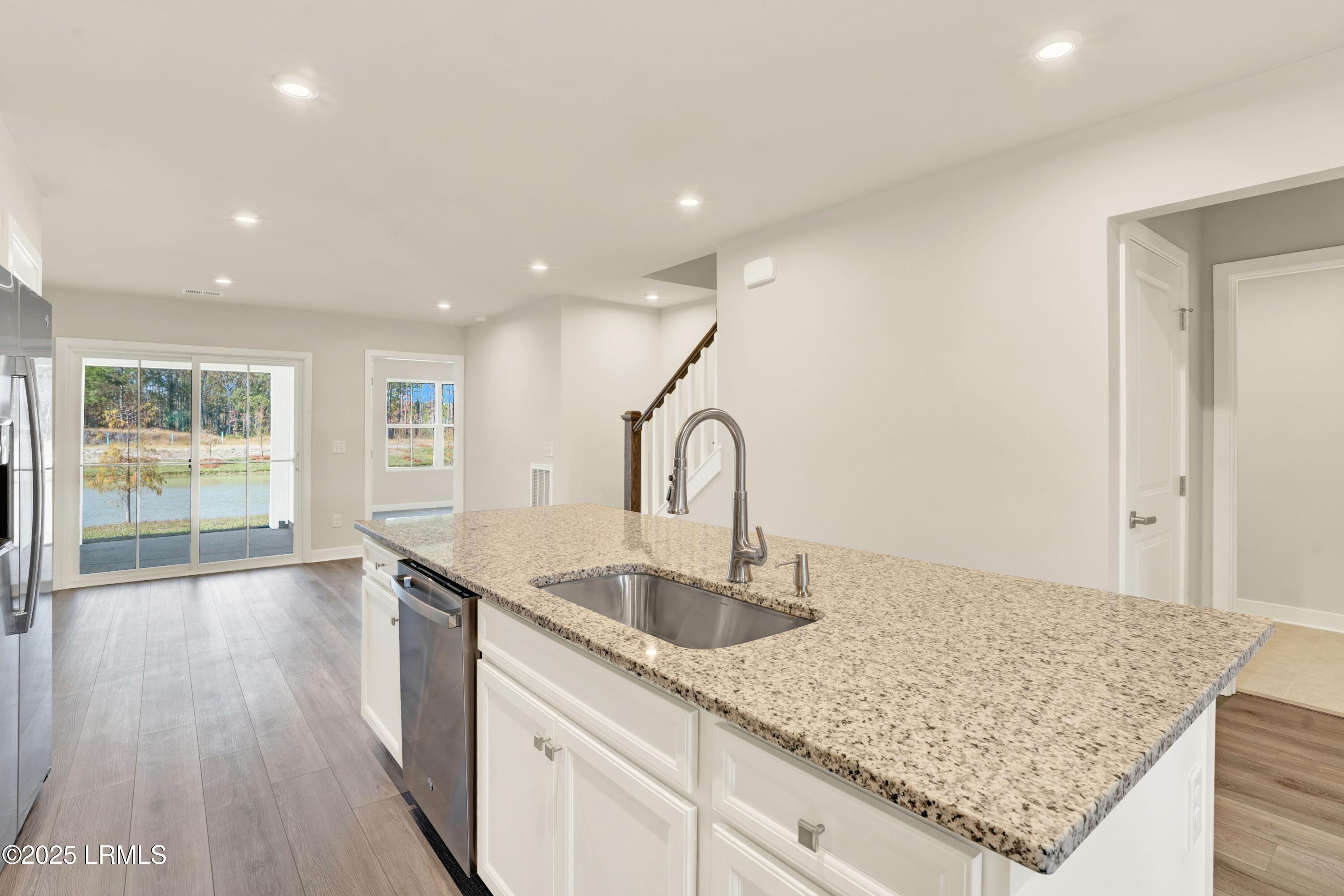 108 Pebble Circle Ridgeland, SC 29936 - Photo 5 of 16 DSC05557