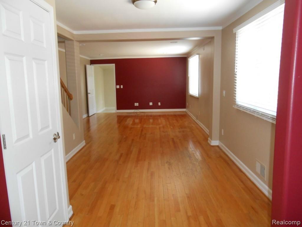 2443 Gerald Avenue Rochester, MI 48307 - Photo 17 of 56 Din Rm 1.jpg