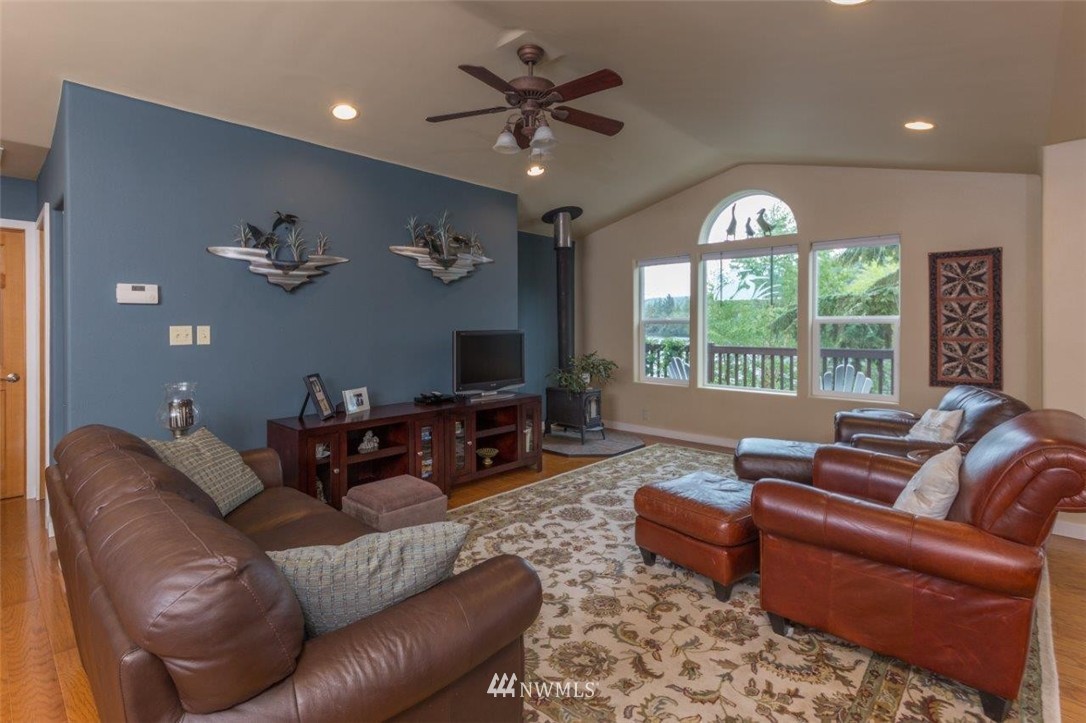 77 Munn Road Quilcene, WA 98376 - Photo 6 of 25 Gallery Image 6