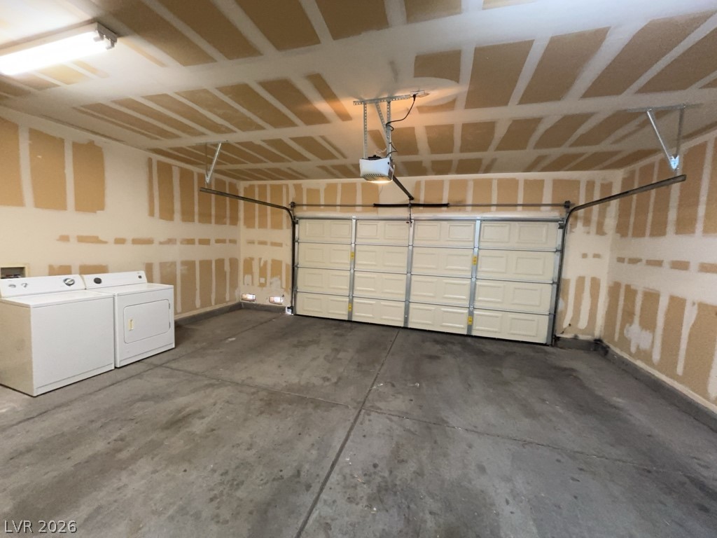 4915 East Russell Road, Unit 144 Las Vegas, NV 89120 - Photo 14 of 14 Garage with independent washer and dryer