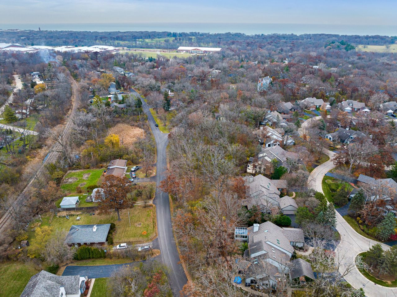 307 Forest View Drive Lake Bluff, IL 60044 - Photo 6 of 11 a view of a city