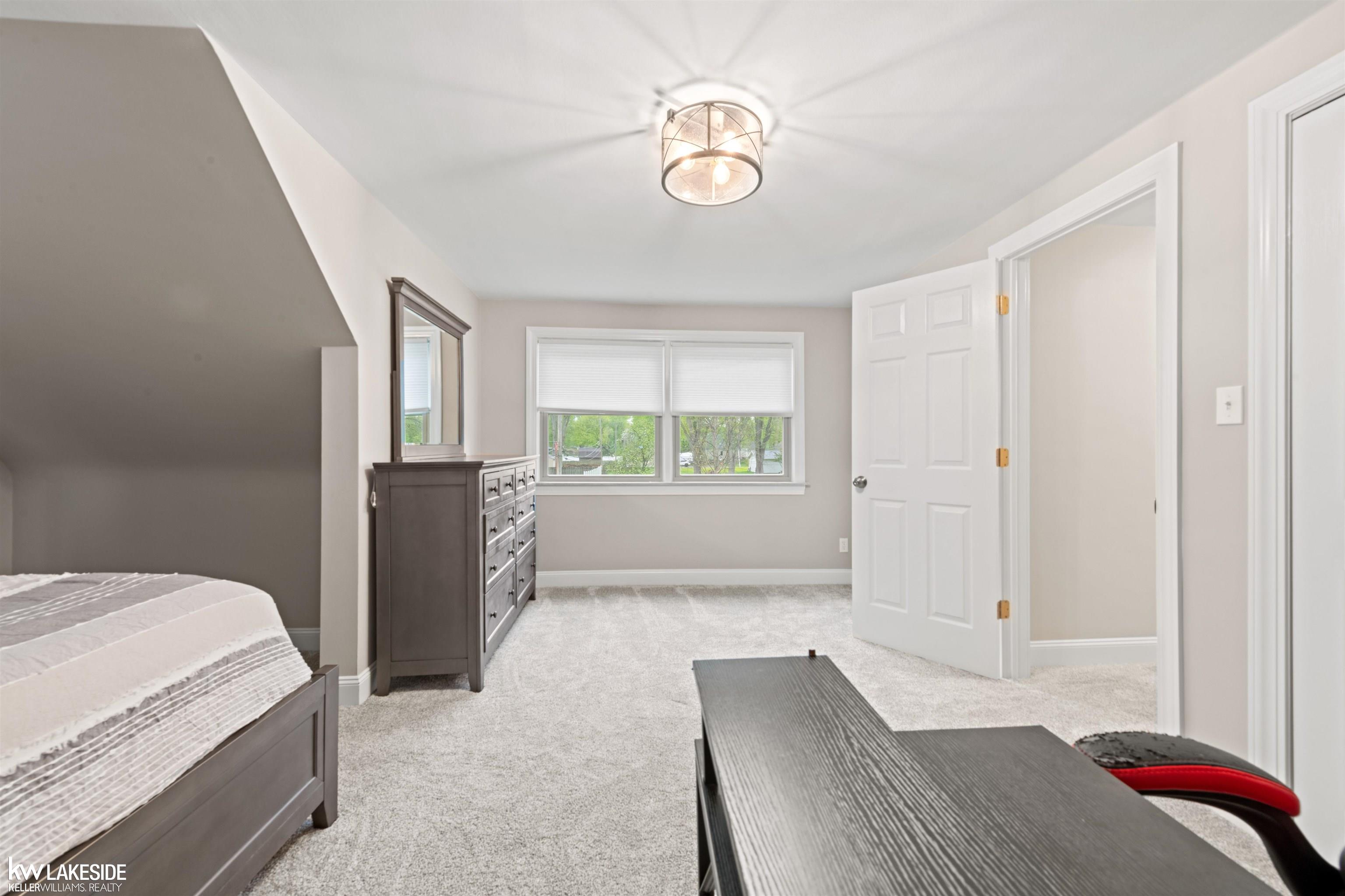 27080 South River Road Harrison Township, MI 48045 - Photo 32 of 40