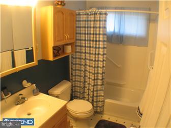 24 Banbury Road Hamilton, NJ 08690 - Photo 8 of 10 Bathroom