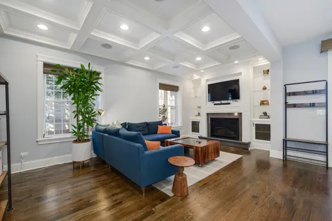 $975,000 | 2852 West Fletcher Street, Chicago, IL 60618