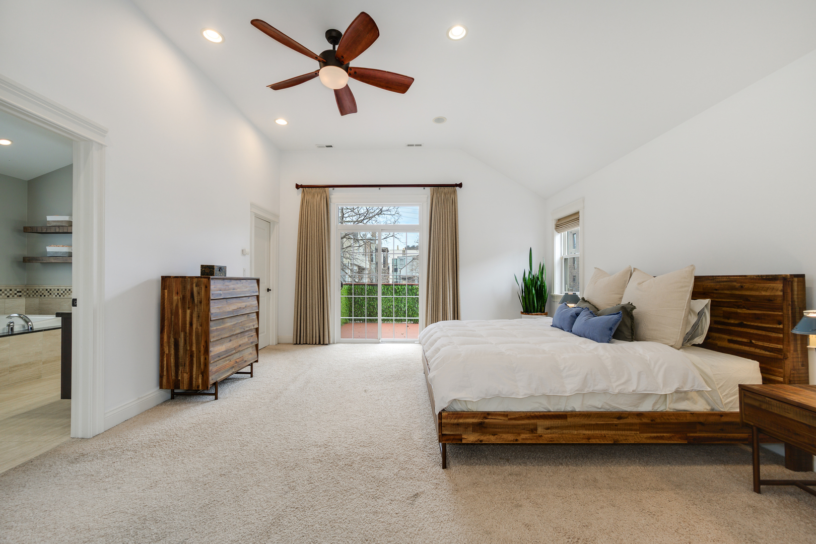 2852 West Fletcher Street Chicago, IL 60618 - Photo 19 of 37