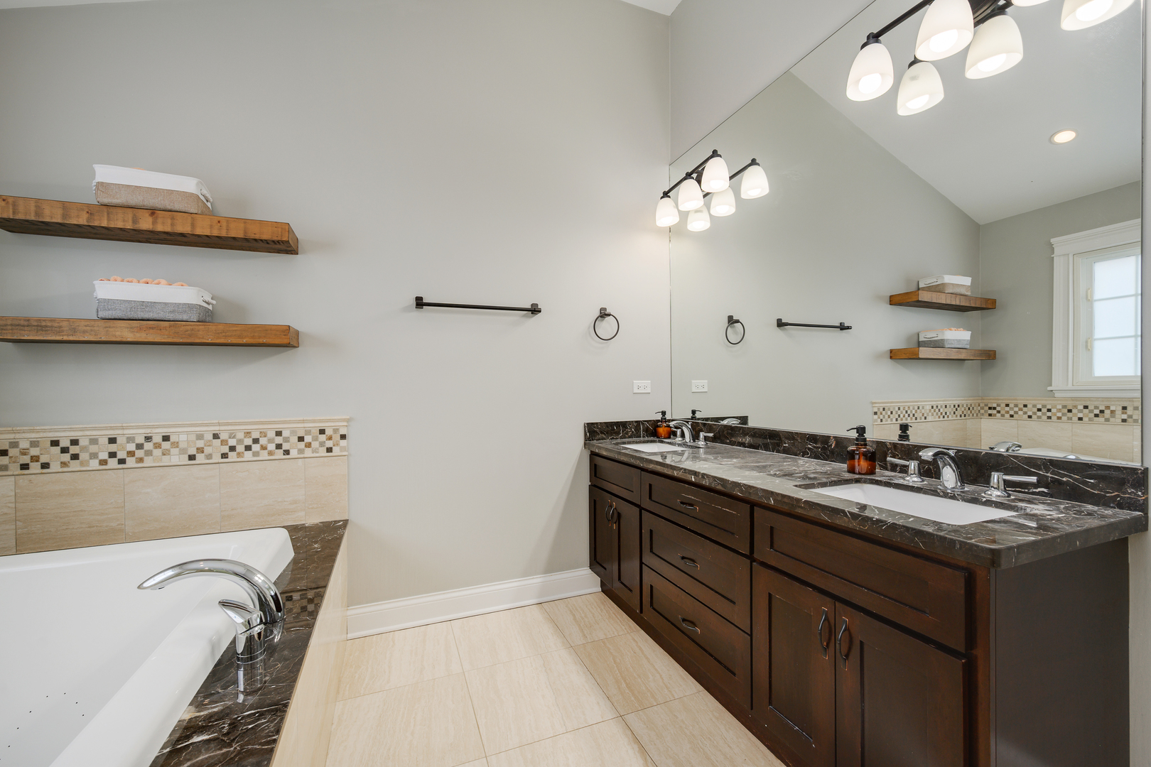 2852 West Fletcher Street Chicago, IL 60618 - Photo 22 of 37