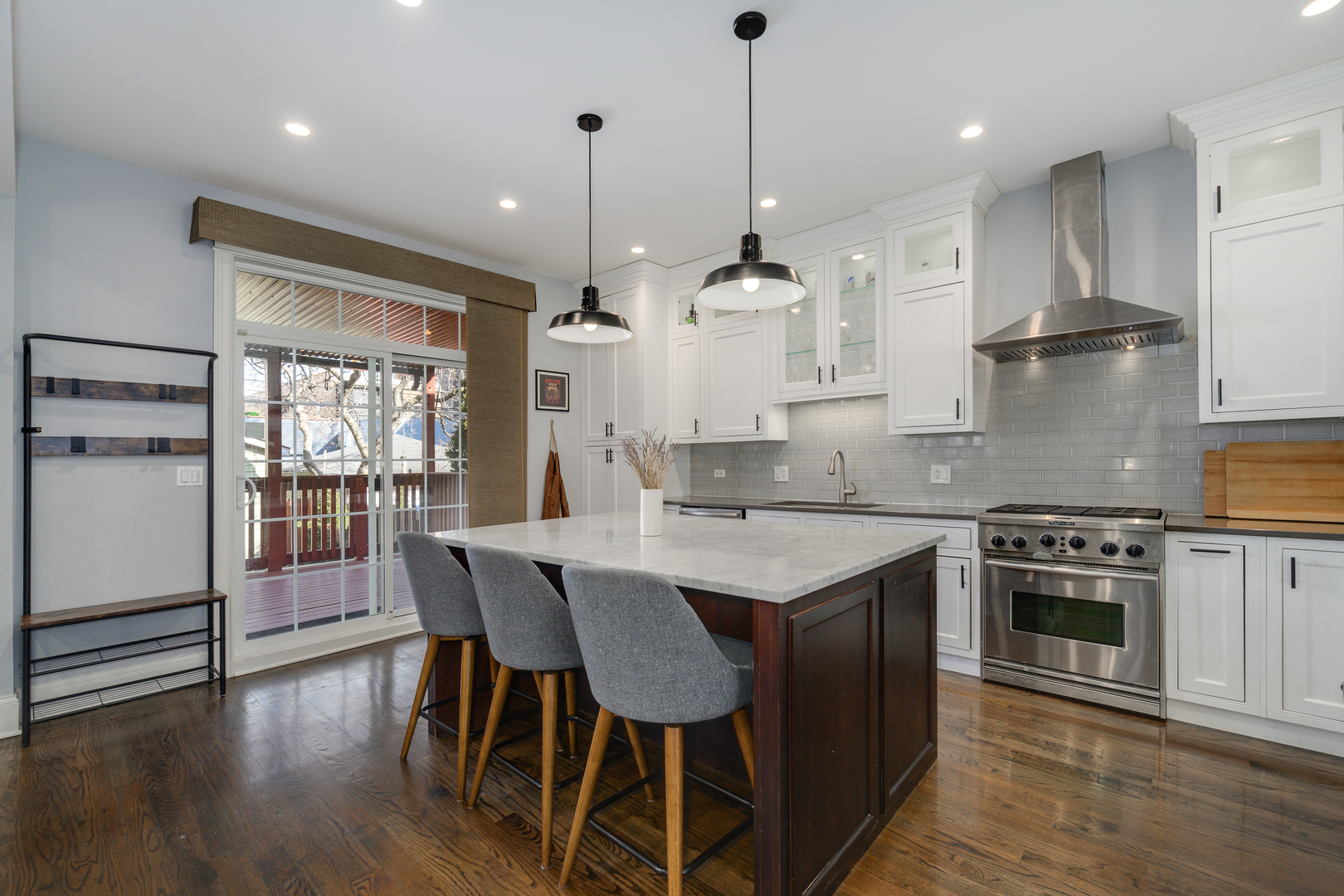 2852 West Fletcher Street Chicago, IL 60618 - Photo 8 of 37