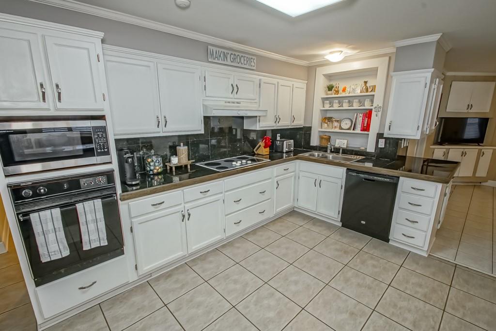 188 Hibiscus Place River Ridge, LA 70123 - Photo 10 of 26 Gallery Image 10