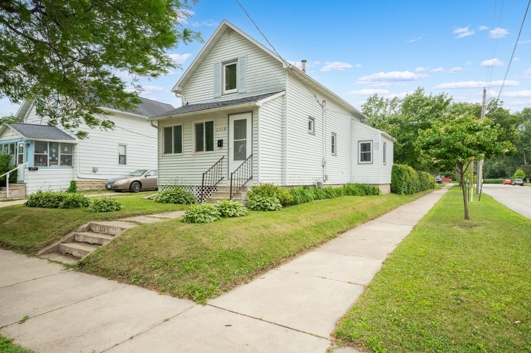 1119 2nd Avenue Northwest Rochester, MN 55901 - Photo 2 of 26