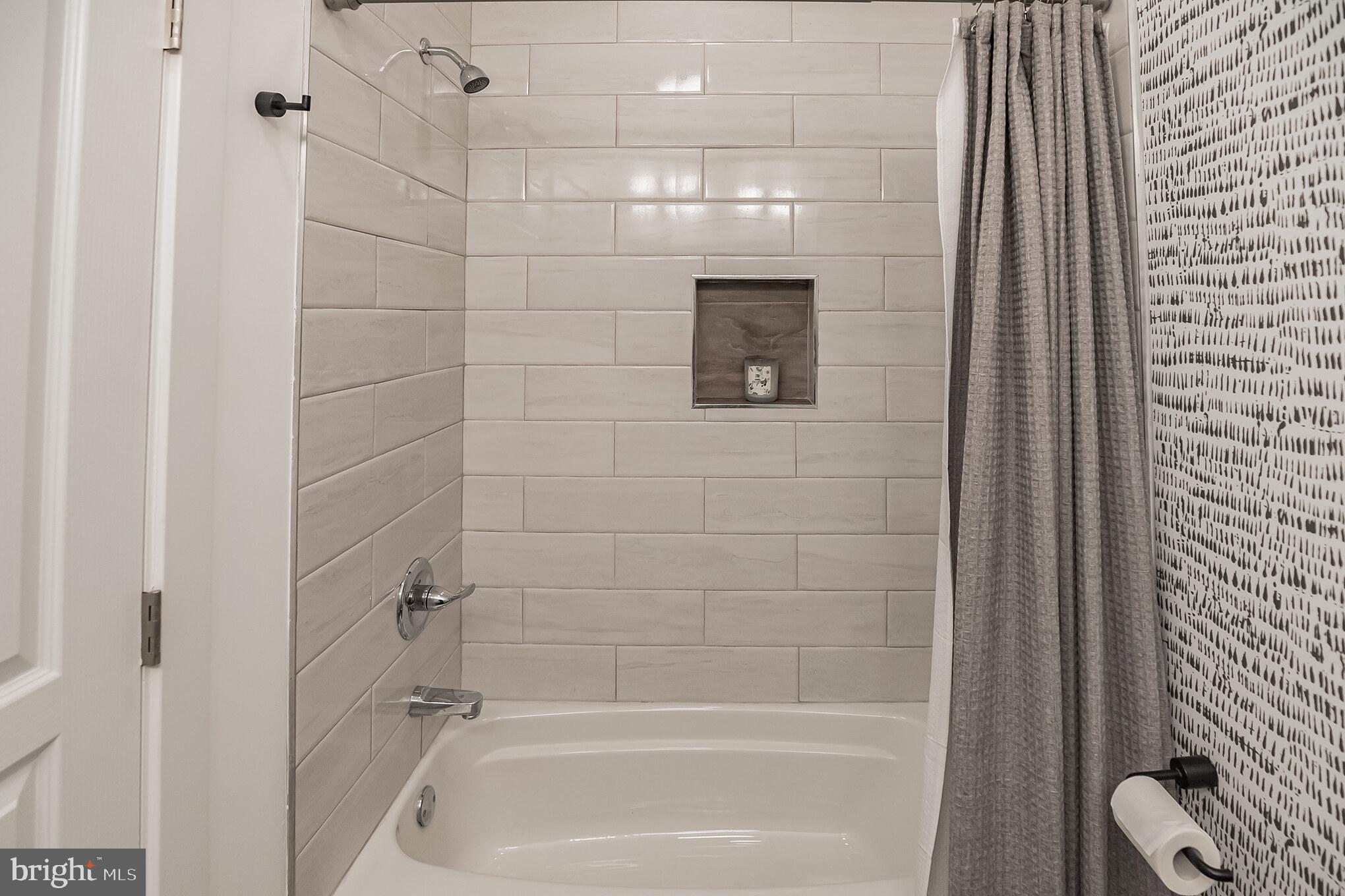 419 Emily Street Philadelphia, PA 19148 - Photo 17 of 28