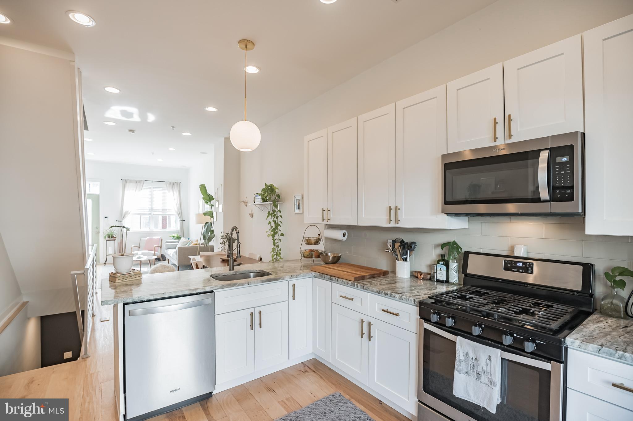 419 Emily Street Philadelphia, PA 19148 - Photo 6 of 28