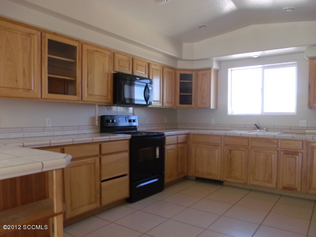 376 D Quieto Court Rio Rico, AZ 85648 - Photo 2 of 15