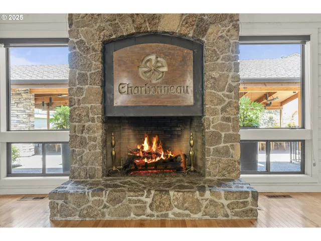 $630,000 | 32082 Southwest Charbonneau Drive, Wilsonville, OR 97070