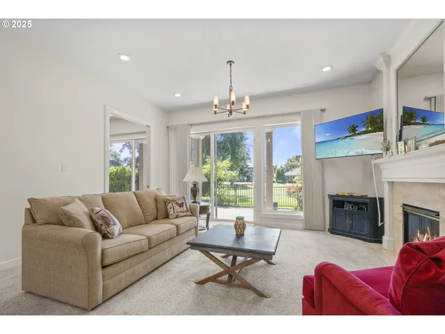 $630,000 | 32082 Southwest Charbonneau Drive, Wilsonville, OR 97070