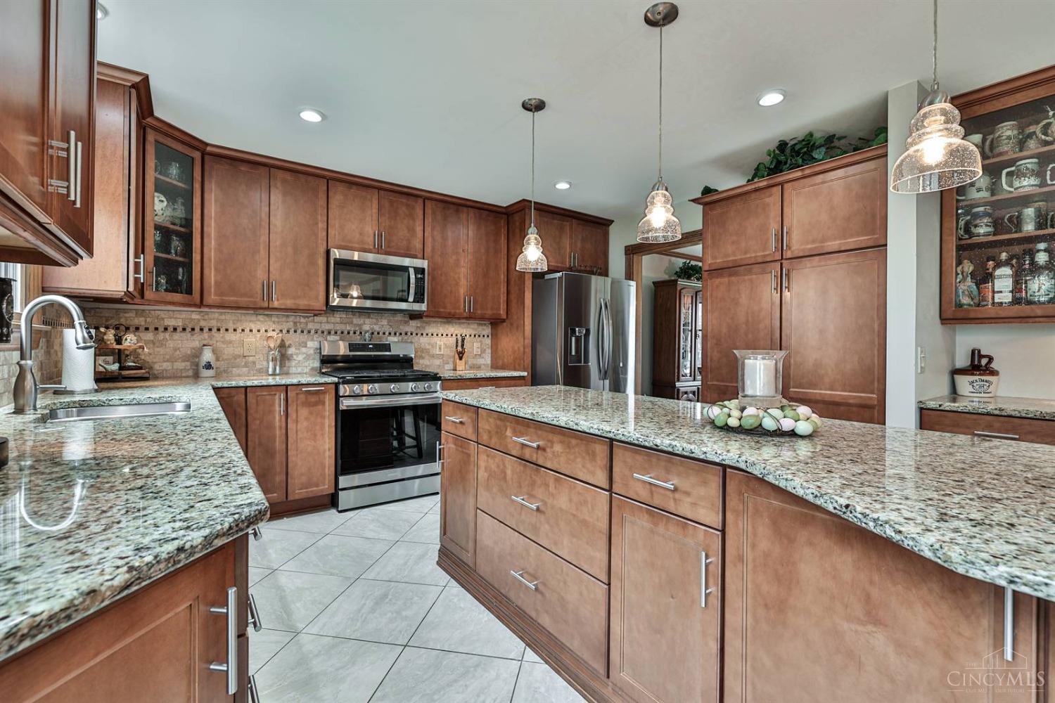 4663 Rustic Way Cincinnati, OH 45245 - Photo 16 of 56 Gallery Image 16