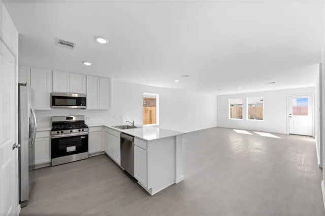 $2,100 | 5119 Red Drum Drive, Baytown, TX 77521