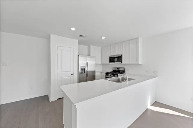 $2,100 | 5119 Red Drum Drive, Baytown, TX 77521