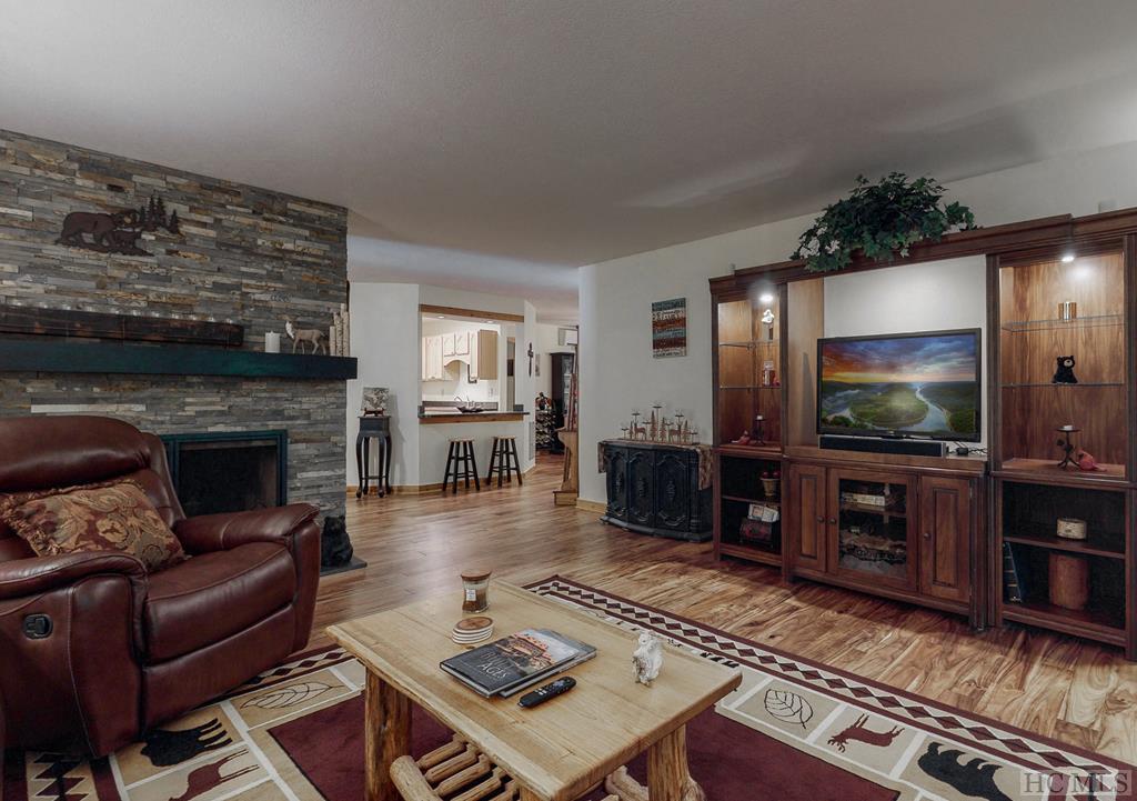 407 Overlook Road, Unit 2A Sapphire, NC 28774 - Photo 6 of 20 Gallery Image 6