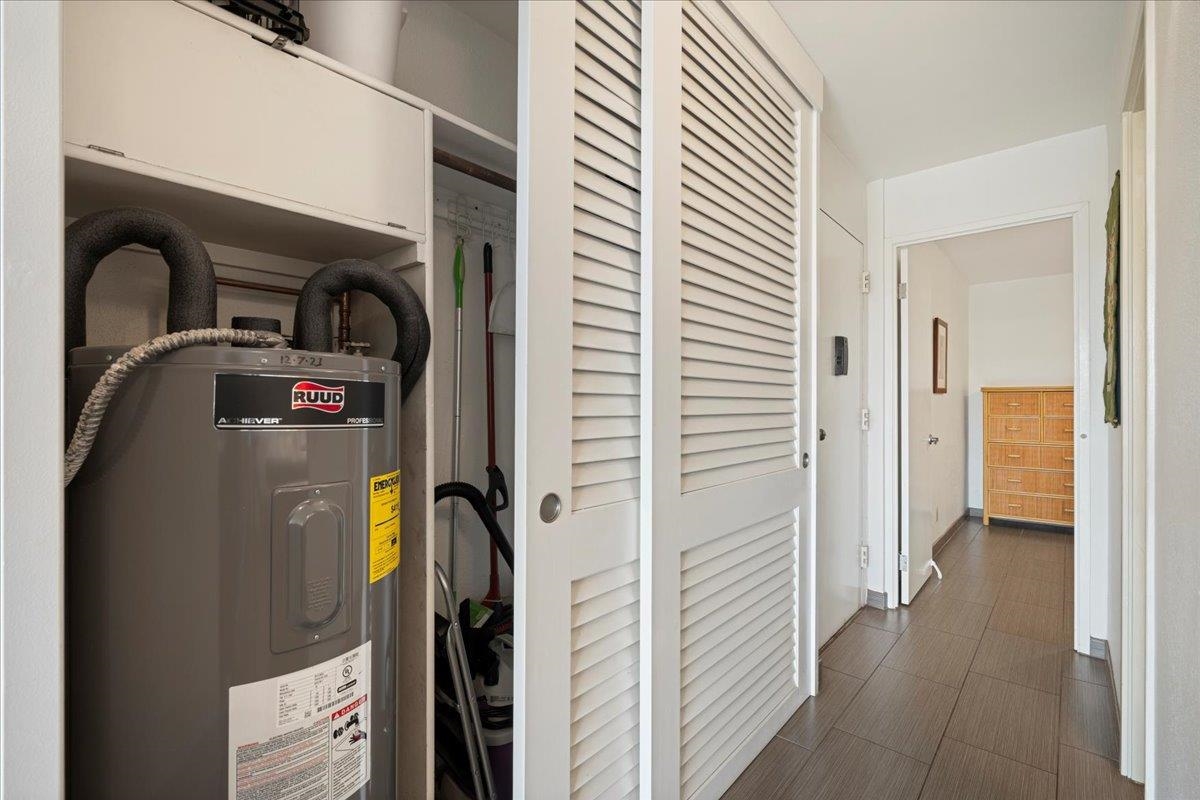 2191 South Kihei Road, Unit 2303 Kihei, HI 96753 - Photo 42 of 43 a close view of closet