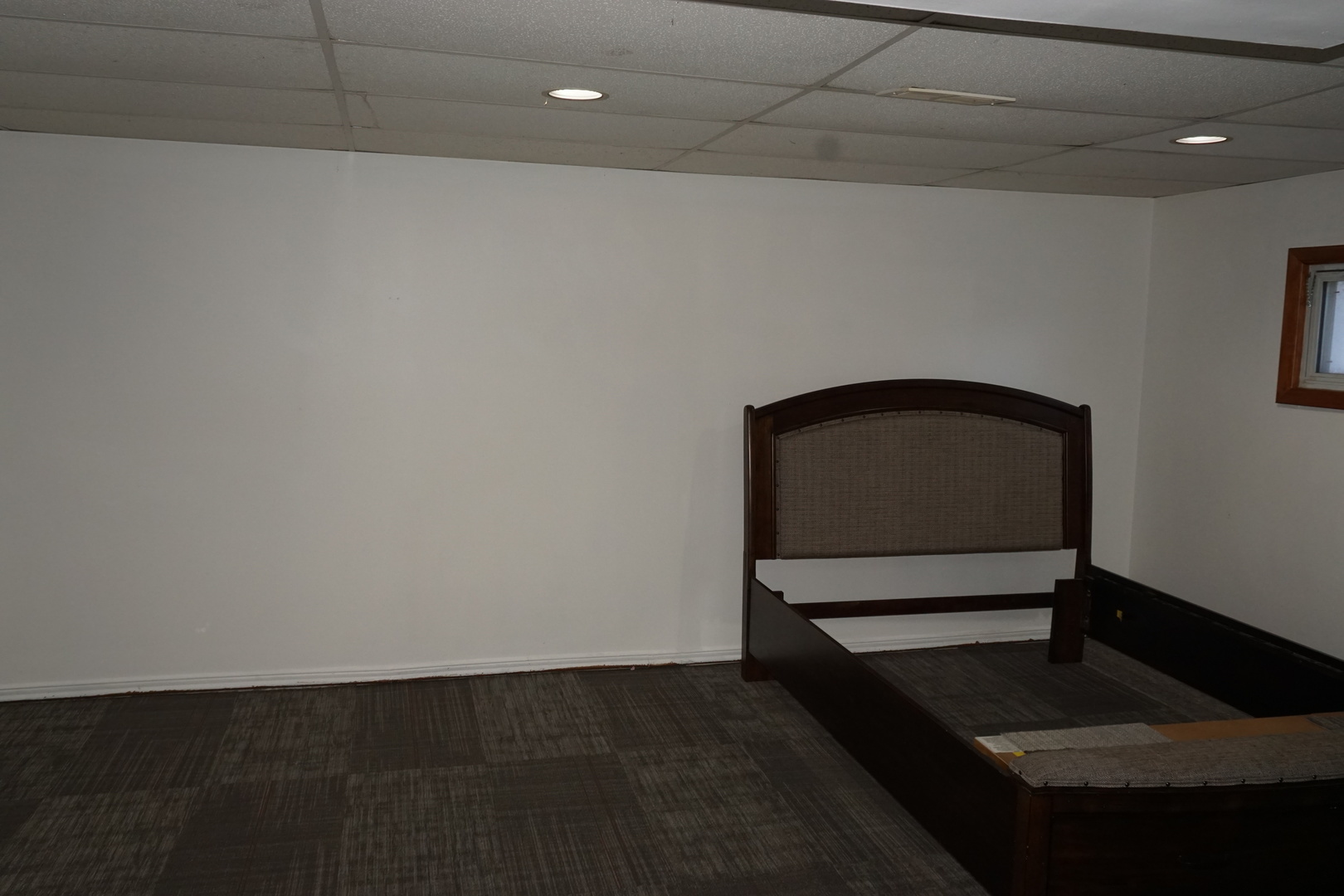 14542 Turner Avenue Midlothian, IL 60445 - Photo 14 of 20 a room with a bench