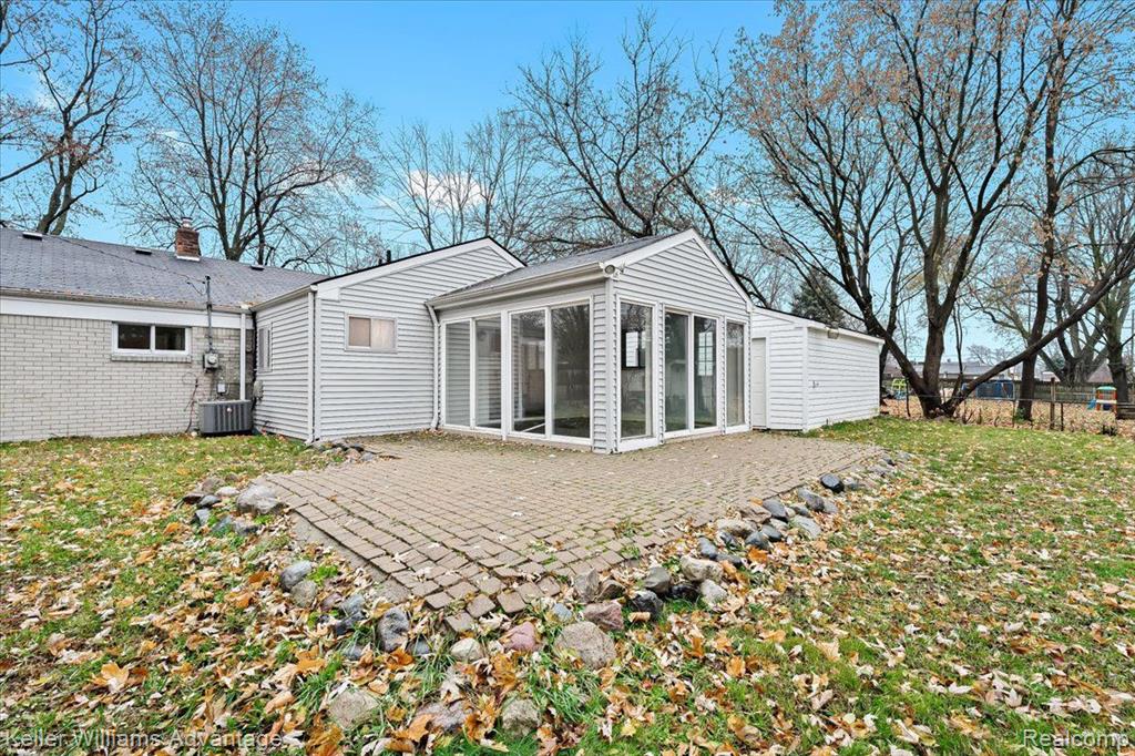 4801 Rioview Drive Clarkston, MI 48346 - Photo 25 of 28