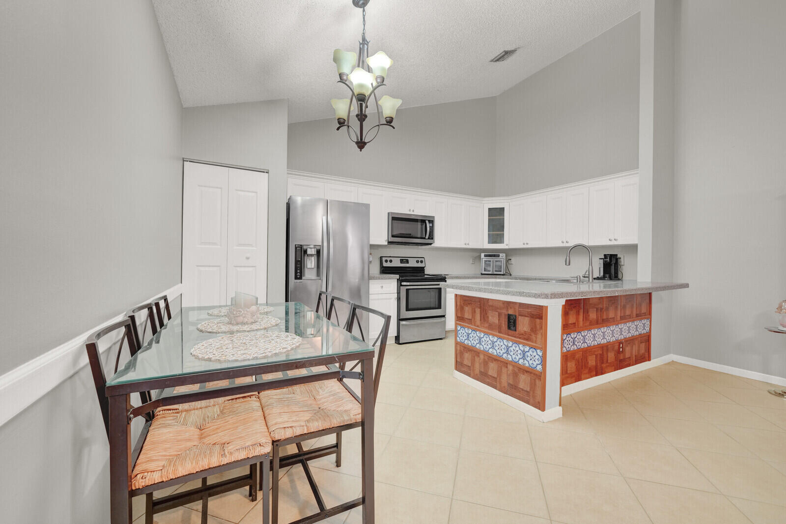 8850 Ranta Court, Unit D Boynton Beach, FL 33436 - Photo 9 of 25 Dining Area