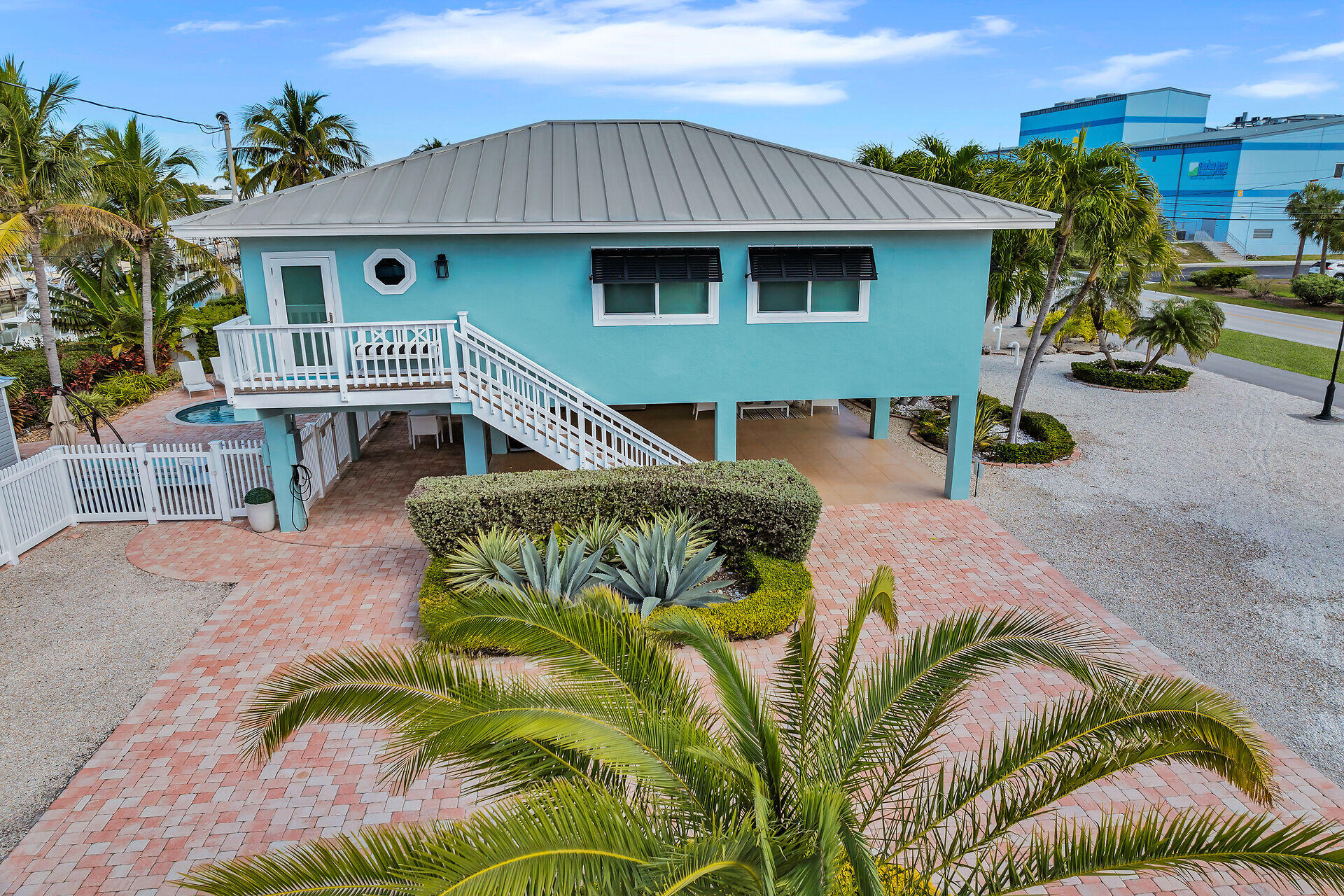 341 Sombrero Beach Road Marathon, FL 33050 - Photo 3 of 47 tour-359137-01