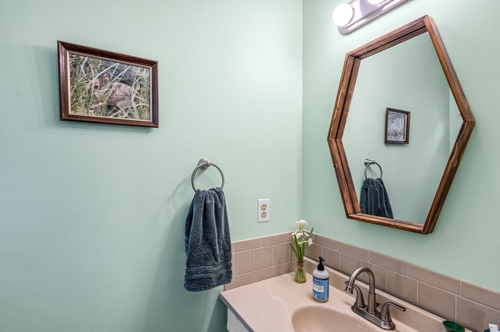160 Hillside Road, Unit 5 Westfield, MA 01085 - Photo 13 of 39 Gallery Image 13