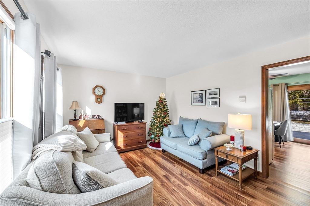 160 Hillside Road, Unit 5 Westfield, MA 01085 - Photo 4 of 39 Gallery Image 4