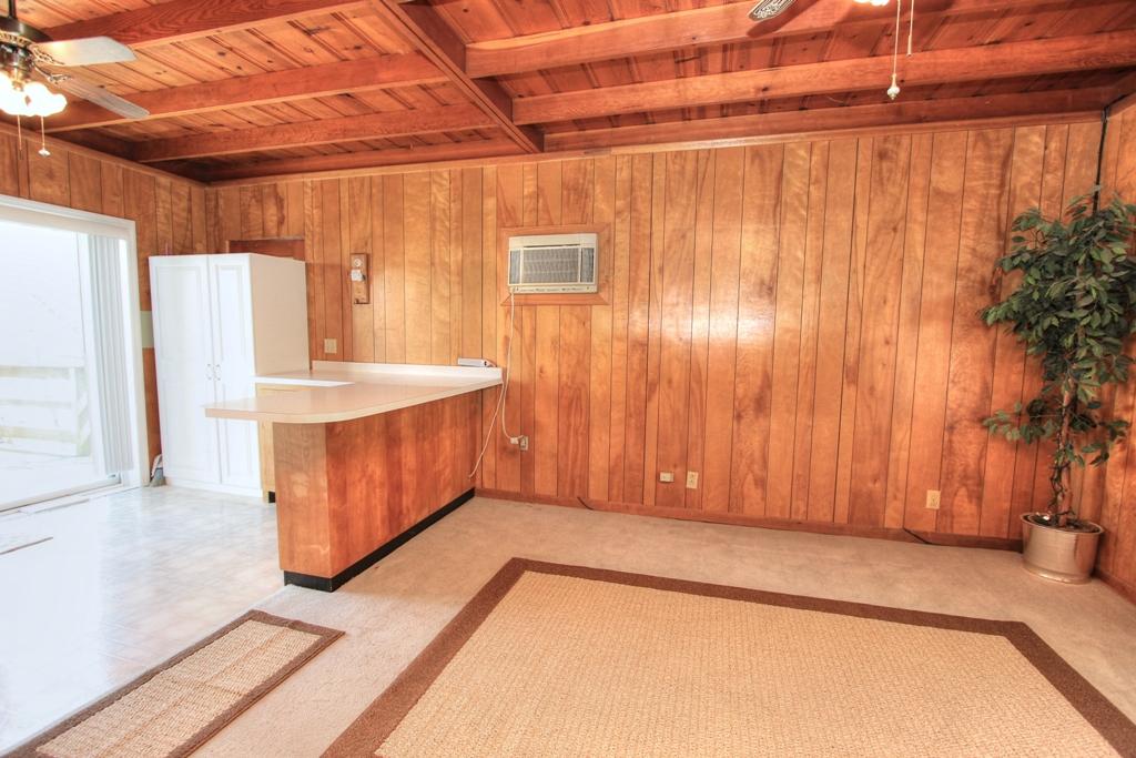 1400 Whites Creek Road Spring City, TN 37381 - Photo 5 of 26 Living Room/Kitchen