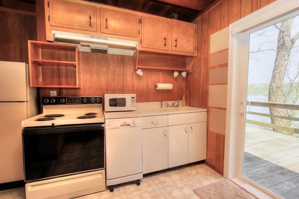 1400 Whites Creek Road Spring City, TN 37381 - Photo 9 of 26 Kitchen