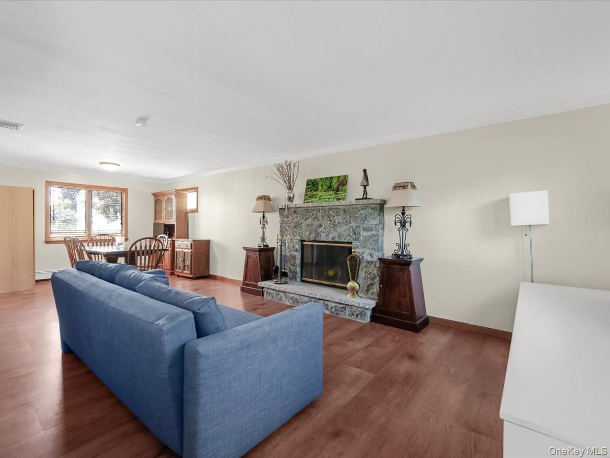 4 23rd Street Jericho, NY 11753 - Photo 10 of 42