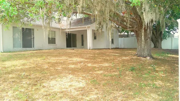 $2,400 | 9724 Mary Robin Drive, Riverview, FL 33569