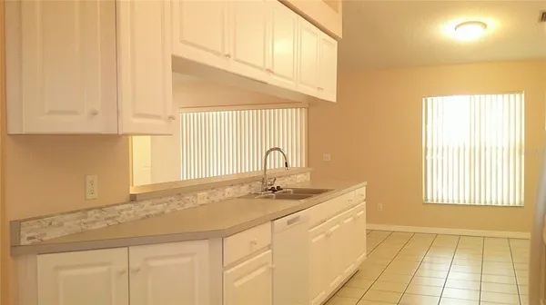 $2,400 | 9724 Mary Robin Drive, Riverview, FL 33569