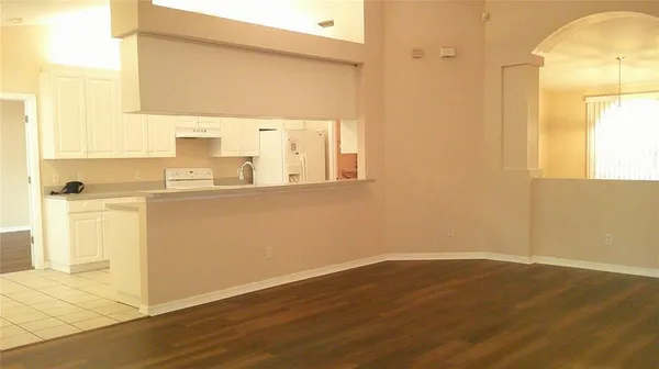 $2,400 | 9724 Mary Robin Drive, Riverview, FL 33569