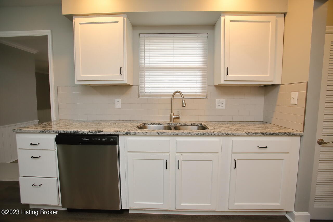 3454 Fern Lea Road Louisville, KY 40216 - Photo 15 of 56 Kitchen