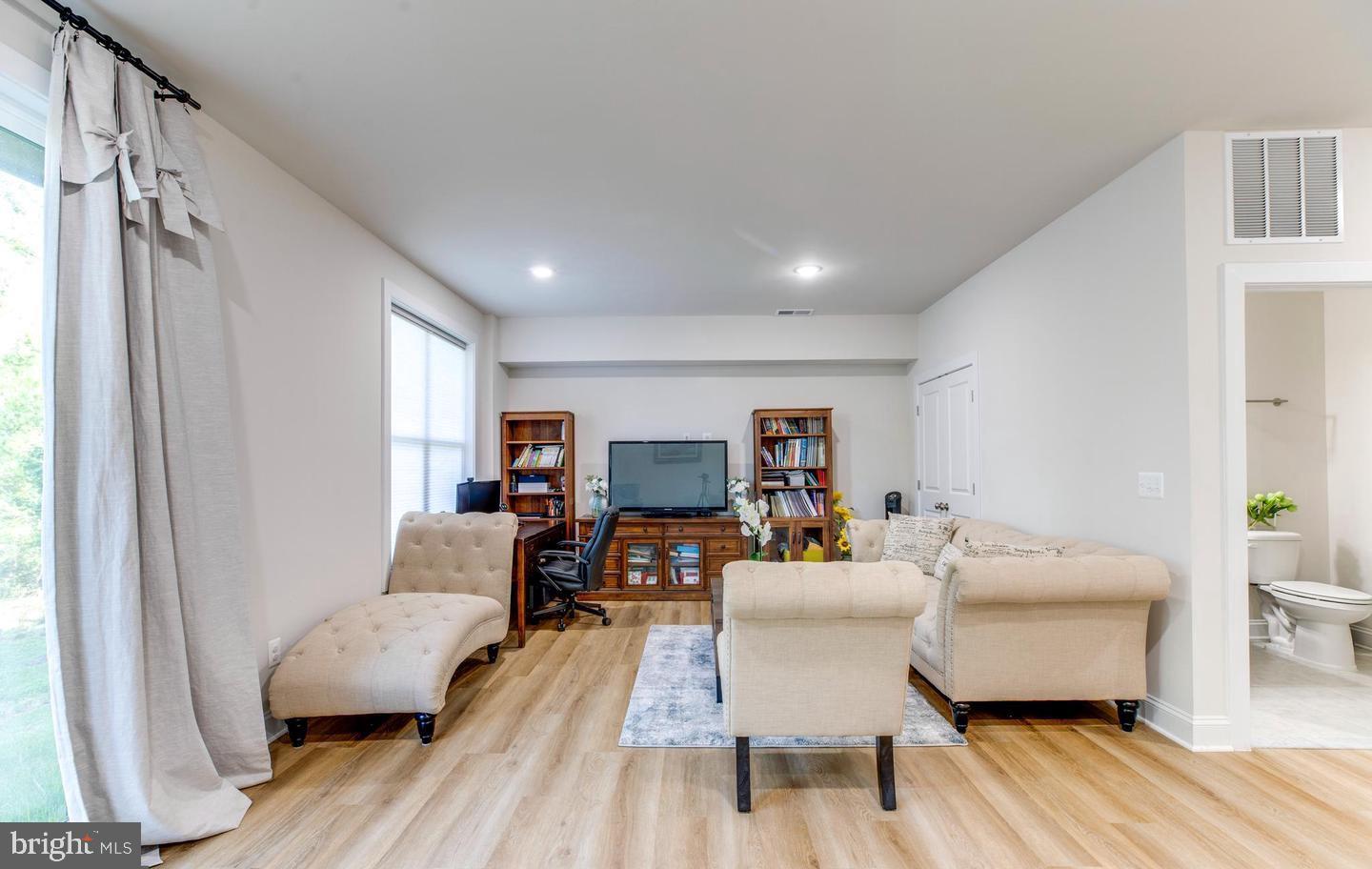 2631 Velocity Road Herndon, VA 20171 - Photo 39 of 46