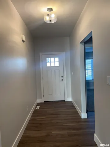 $2,650 | 4519 Castle Pines Drive, Springfield, IL 62711