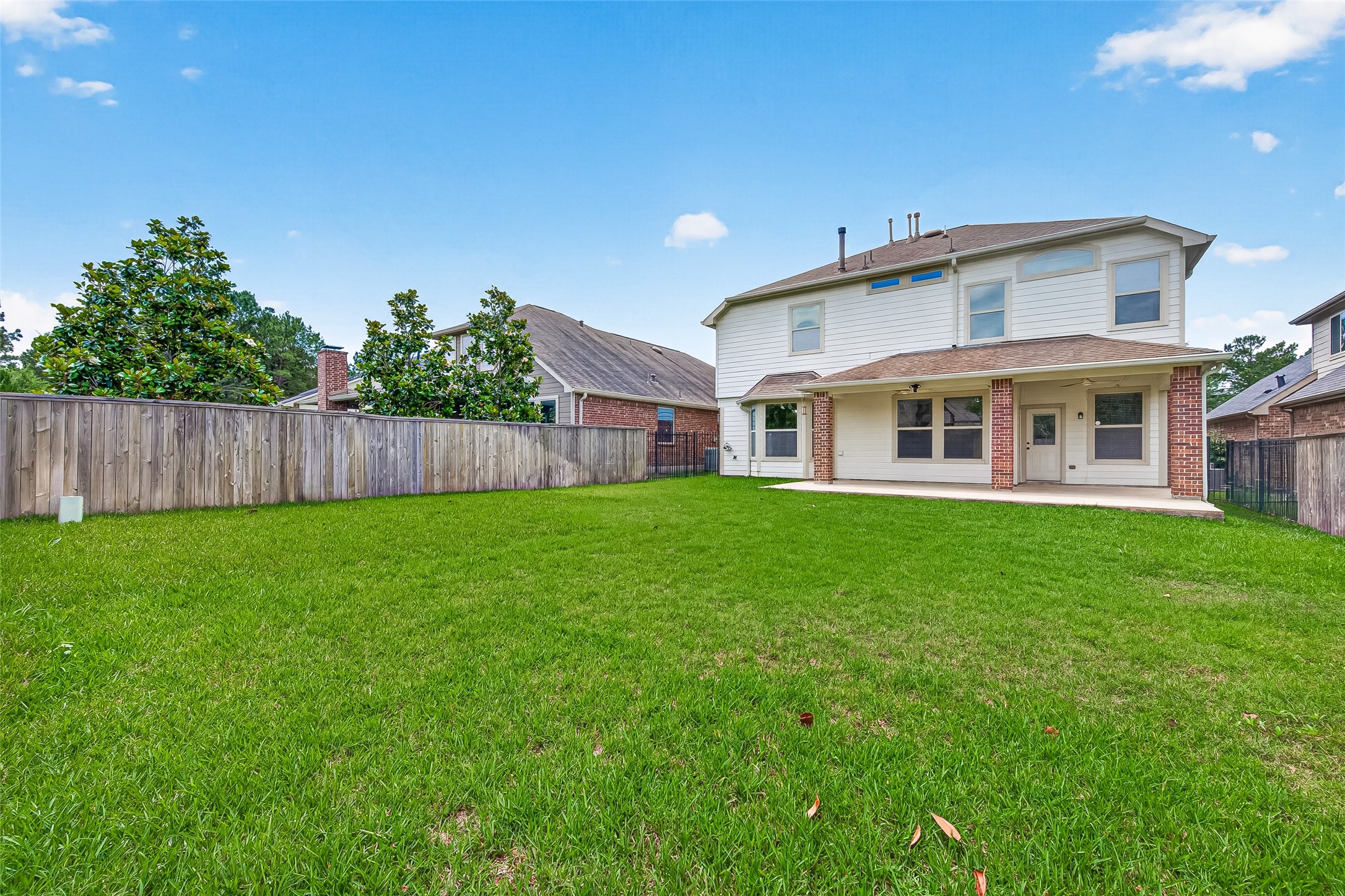 138 South Sawbridge Circle Spring, TX 77389 - Photo 37 of 37 a view of a house with a yard and sitting area