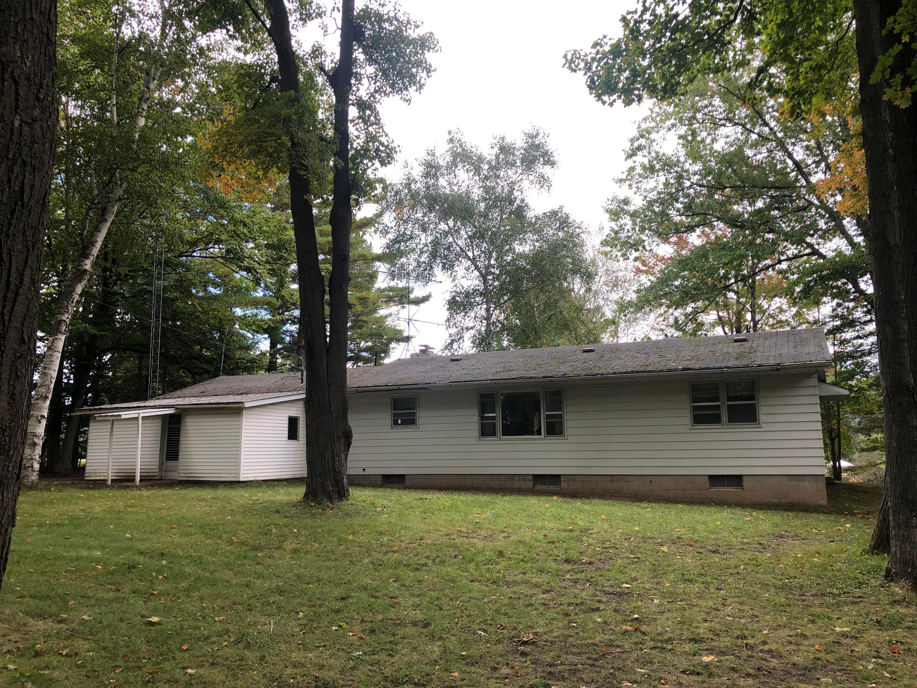 1417 Moonlight Bay Road Cheboygan, MI 49721 - Photo 3 of 18 Gallery Image 3