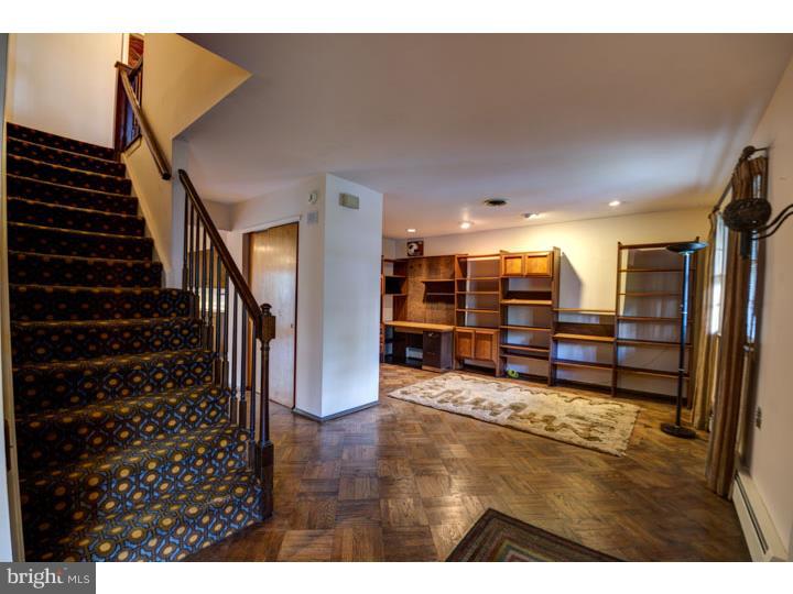 476 Susquehanna Road Huntingdon Valley, PA 19006 - Photo 13 of 25 Foyer