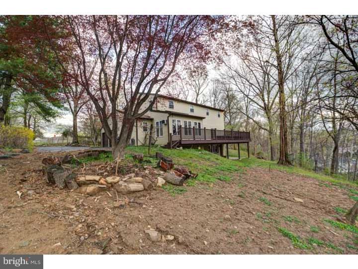 476 Susquehanna Road Huntingdon Valley, PA 19006 - Photo 5 of 25 Exterior Back