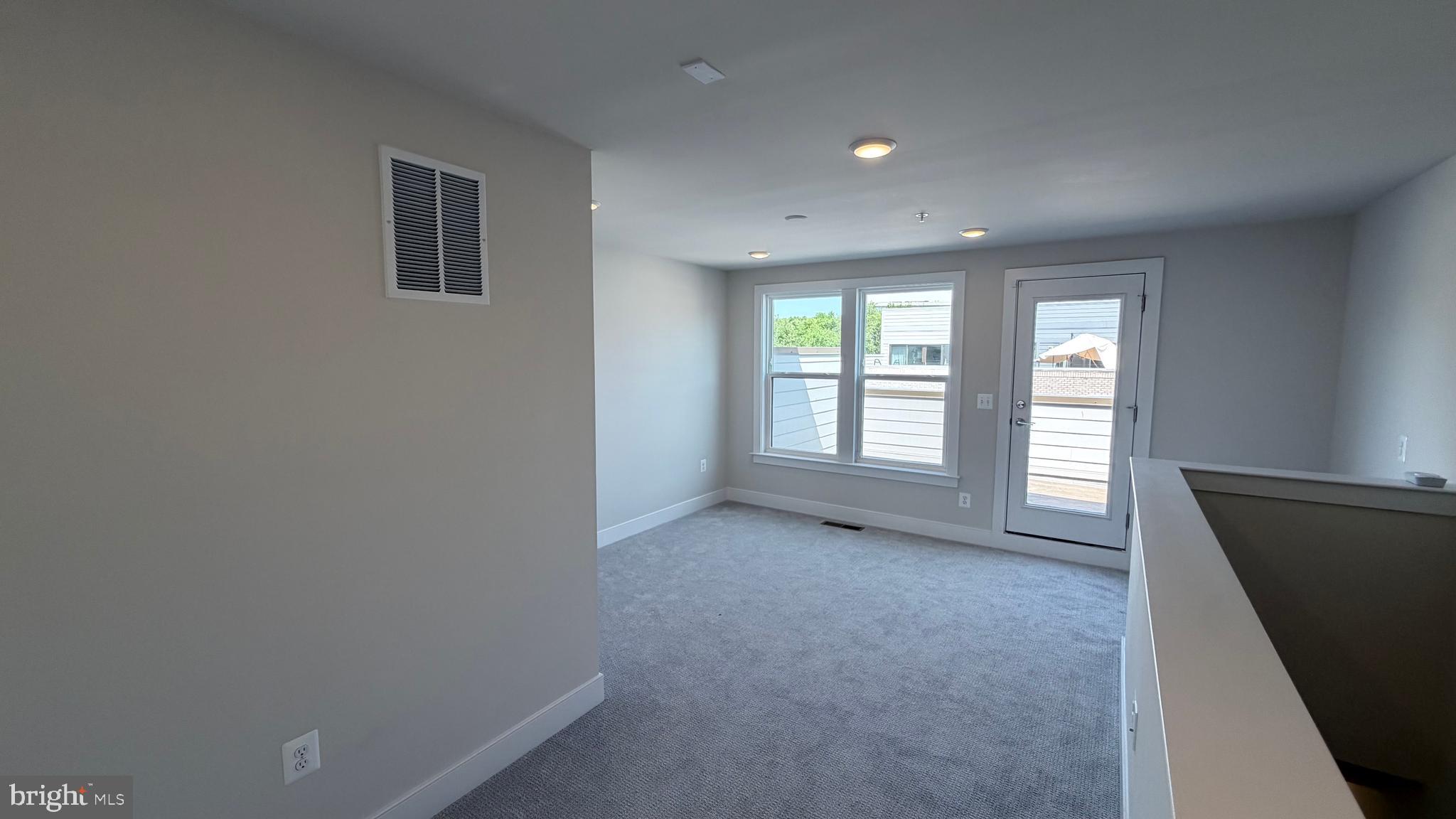 12742 Verdant Way Reston, VA 20191 - Photo 25 of 35