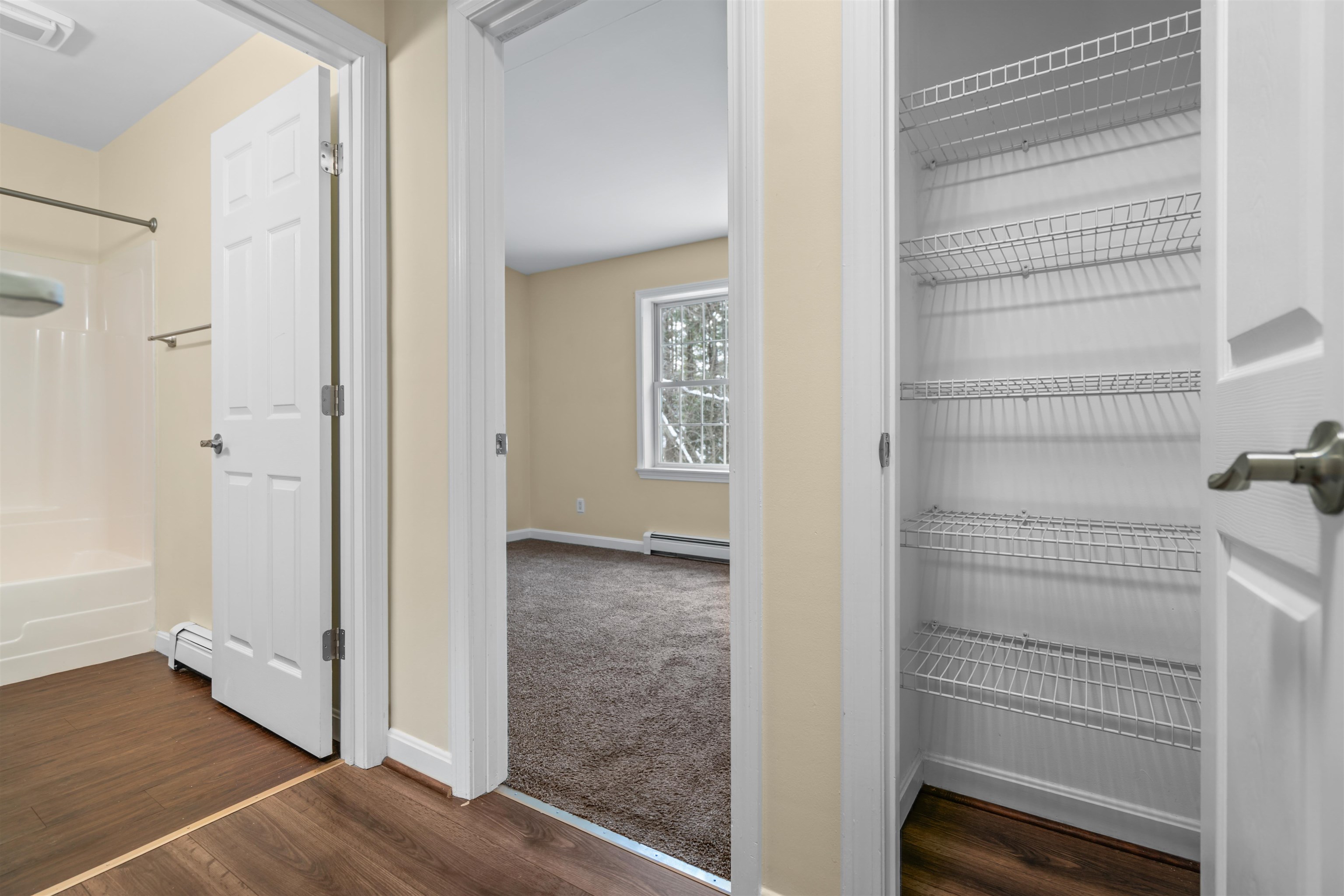 1029 South Mammoth Road, Unit 7 Manchester, NH 03109 - Photo 17 of 38